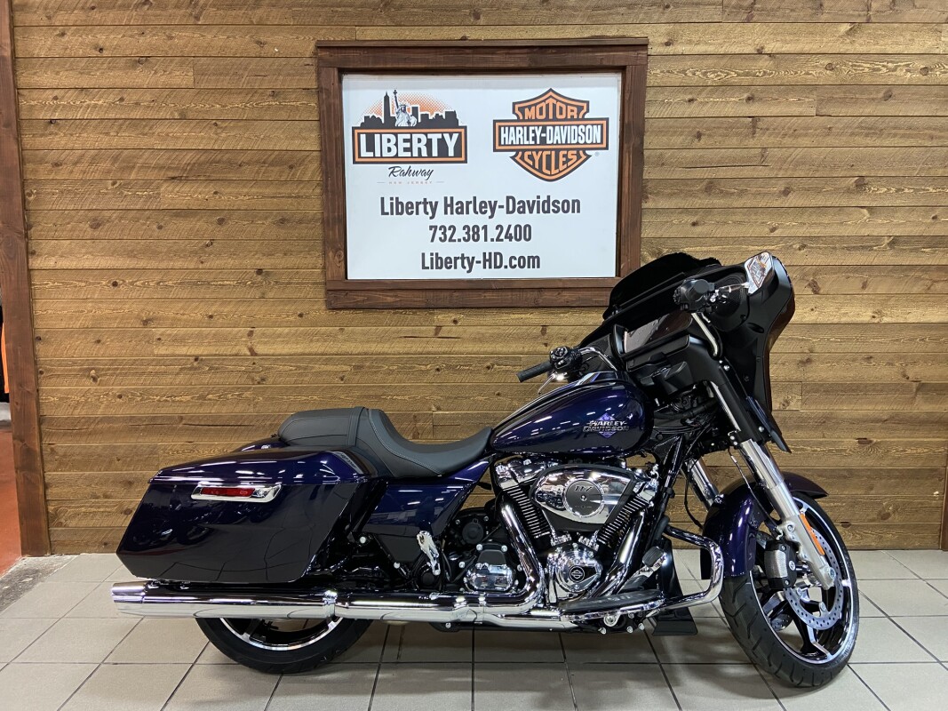 2025 Harley-Davidson Street Glide Mystic Shift FLHX