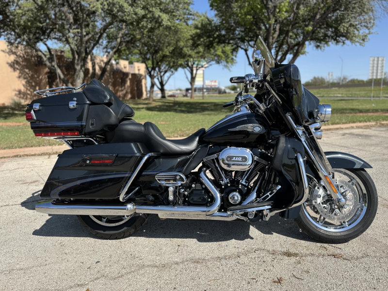 2013 Harley-Davidson® CVO™ Ultra Classic® Electra Glide® 