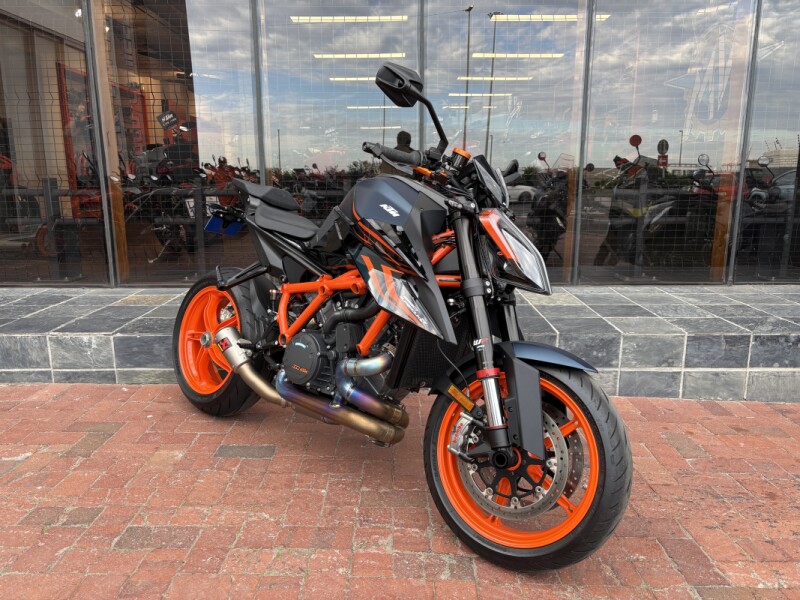 2023 KTM 1290 SUPER DUKE R BLUE
