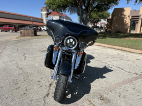 2013 Harley-Davidson® CVO™ Ultra Classic® Electra Glide® Anniversary  thumb 1