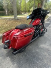 2025 Harley-Davidson<sup>®</sup> Street Glide® thumb 3