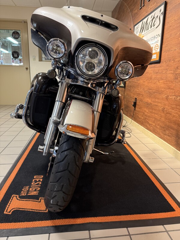2018 H-D FLHTK Ultra Limited 107ci - Photo 8