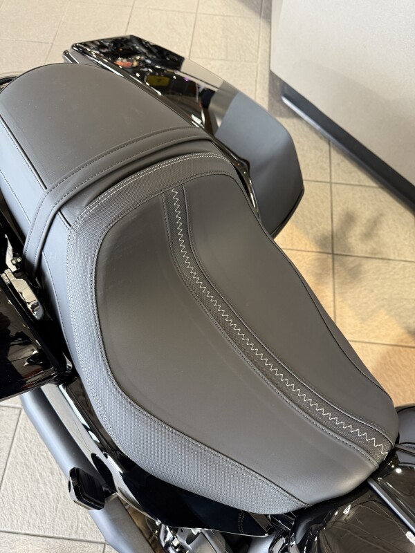 FLTRX 2025 Road Glide - Photo 8