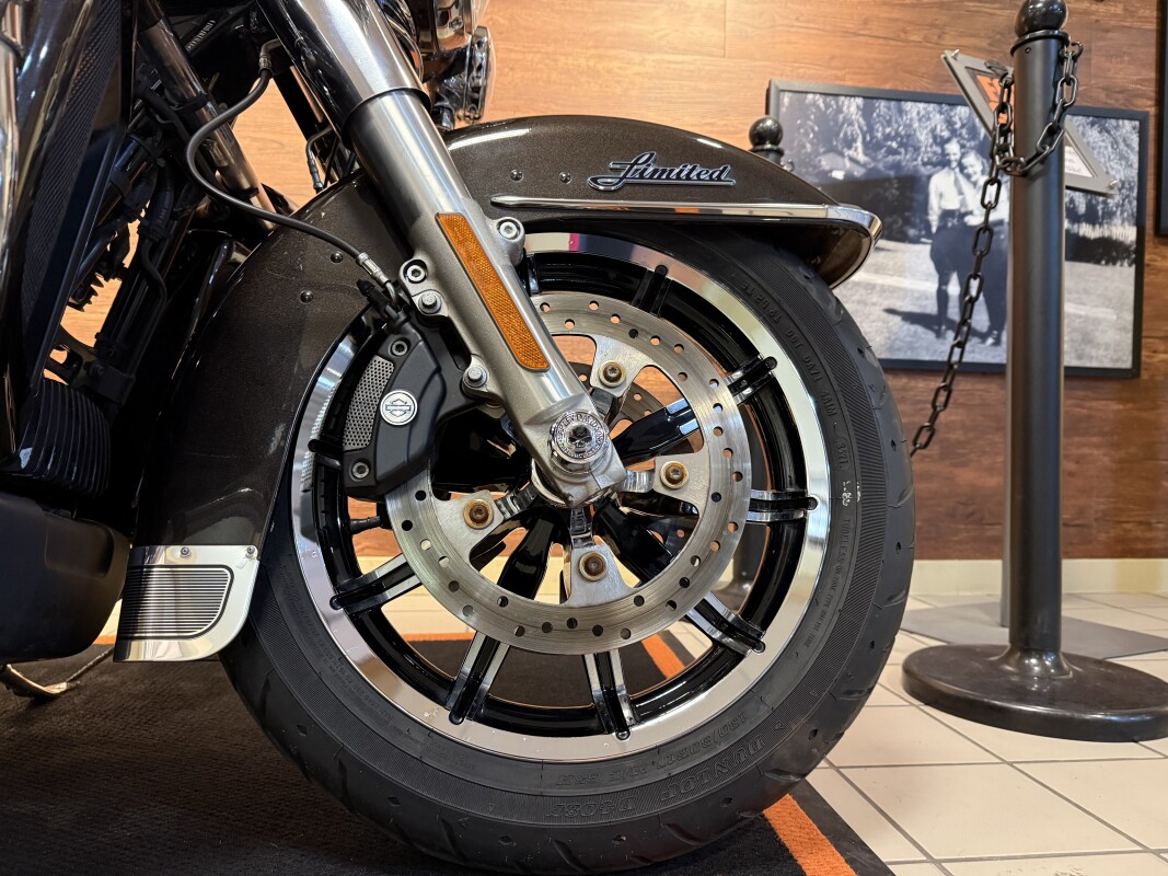 2018 H-D FLHTK Ultra Limited 107ci - Photo 2