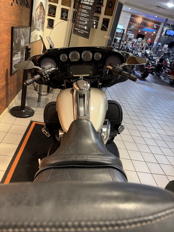 2018 H-D FLHTK Ultra Limited 107ci - Photo 6
