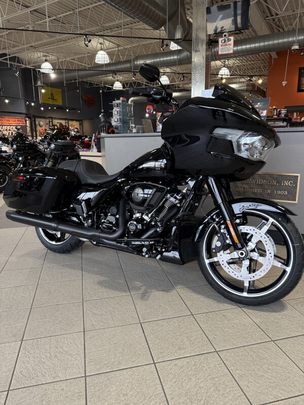 FLTRX 2025 Road Glide - Photo 2