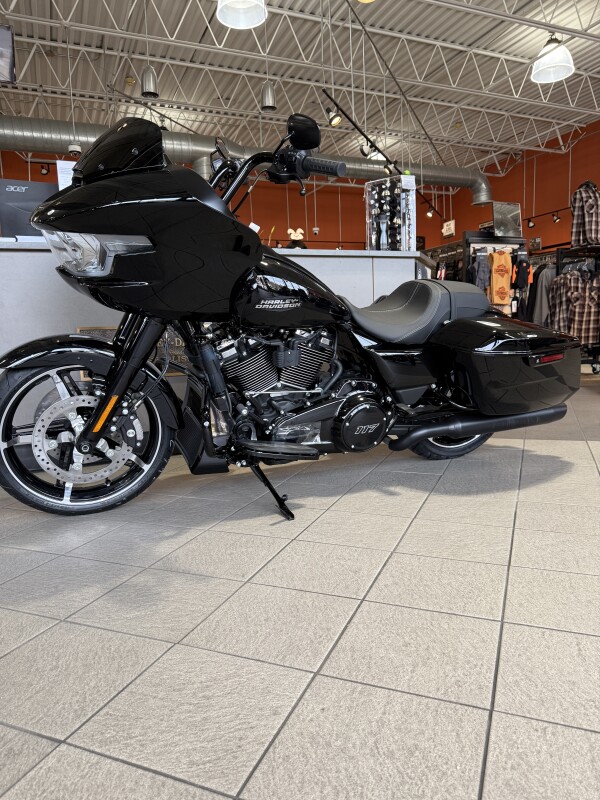 FLTRX 2025 Road Glide - Photo 9