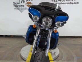 2022 Harley-Davidson<sup>®</sup> Ultra Limited Reef Blue/Vivid Black thumb 1