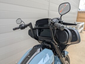2024 Harley-Davidson<sup>®</sup> Street Glide® Sharkskin Blue thumb 1