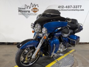 2022 Harley-Davidson<sup>®</sup> Ultra Limited Reef Blue/Vivid Black thumb 0