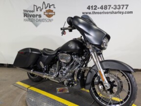 2022 Harley-Davidson<sup>®</sup> Street Glide<sup>®</sup> Special Black Denim thumb 2
