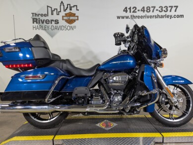 2022 Harley-Davidson<sup>®</sup> Ultra Limited Reef Blue/Vivid Black
