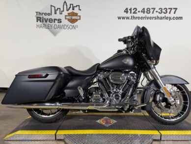 2022 Harley-Davidson<sup>®</sup> Street Glide<sup>®</sup> Special Black Denim