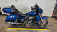 2022 Harley-Davidson<sup>®</sup> Ultra Limited Reef Blue/Vivid Black