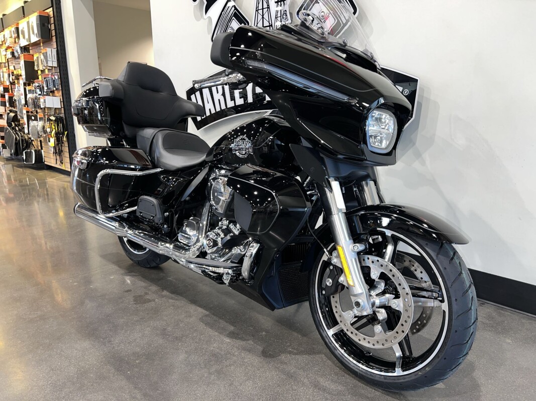 2025 Harley-Davidson Street Glide Ultra FLHXU - $33,299 - Photo 2