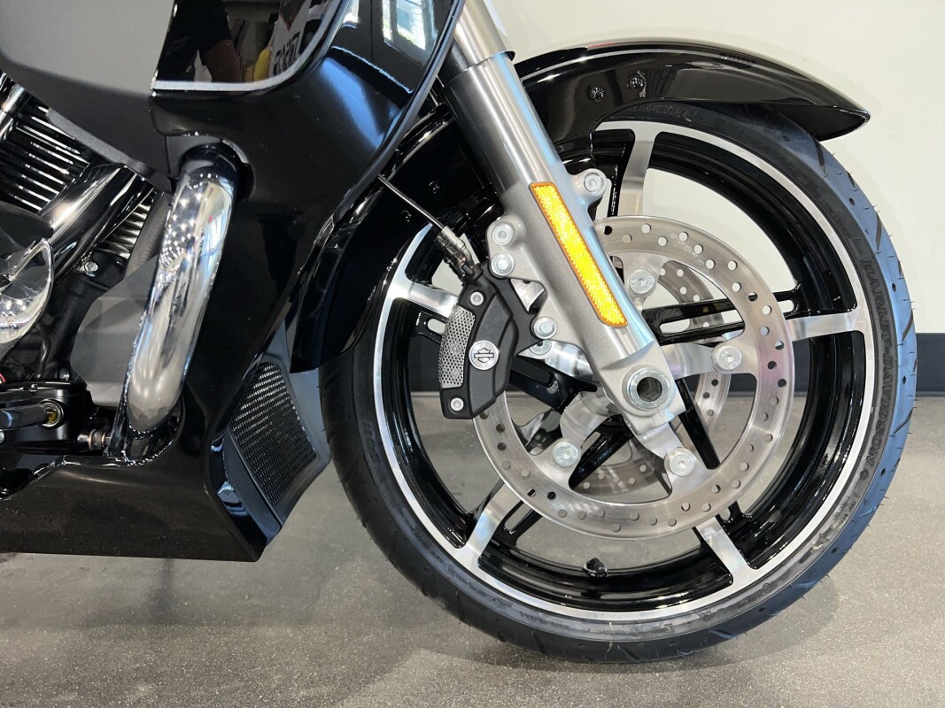 2025 Harley-Davidson Street Glide Ultra FLHXU - $33,299 - Photo 3
