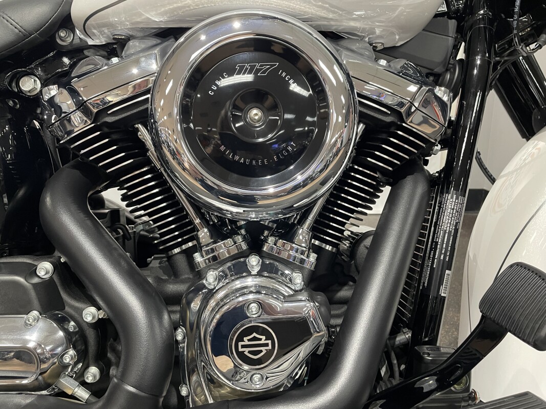 2025 Harley-Davidson Heritage Classic – Timeless Design, Modern Power - Photo 10