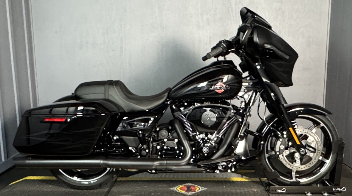2025 Harley-Davidson Street Glide FLHX MDNGHT FIRSTORM