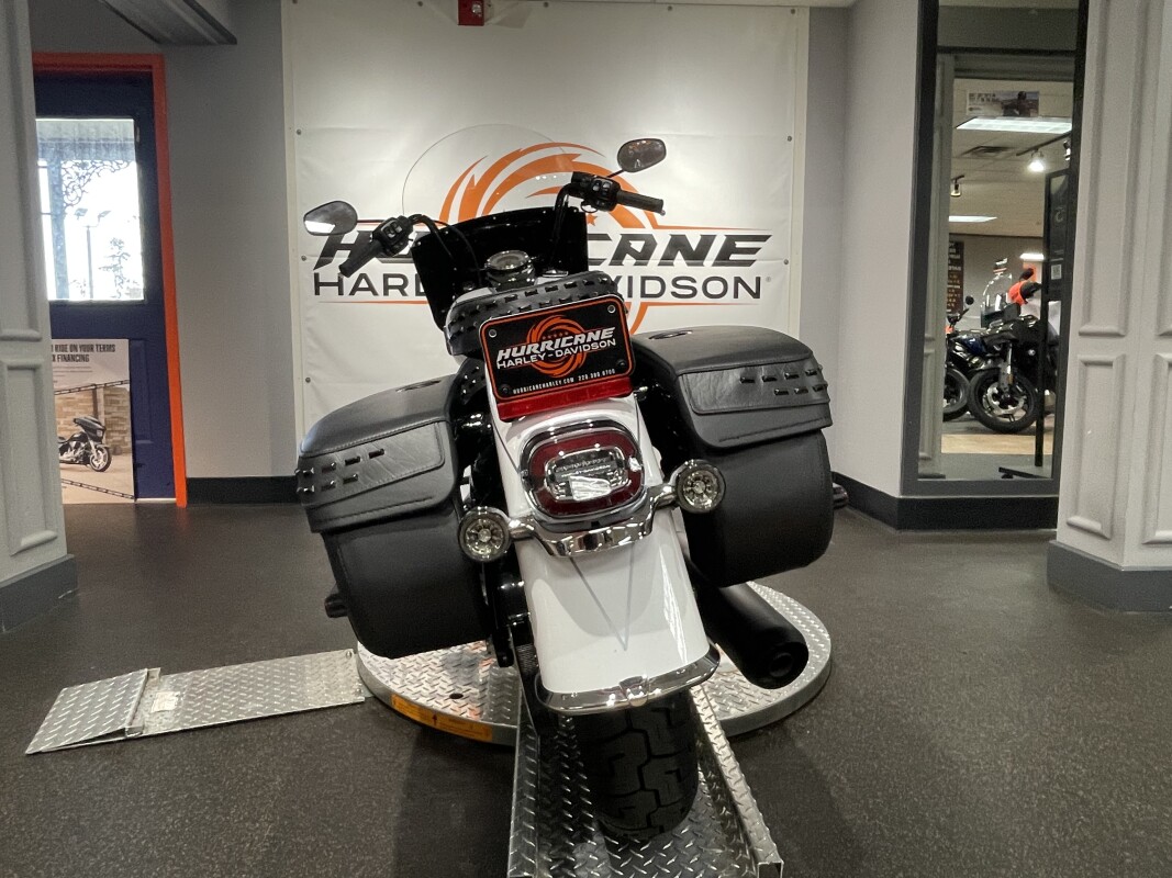 2025 Harley-Davidson Heritage Classic – Timeless Design, Modern Power - Photo 7