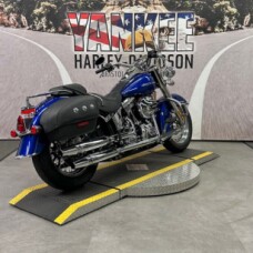 2017 FLSTN Softail<sup>®</sup> Deluxe  thumb 3