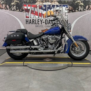 2017 FLSTN Softail<sup>®</sup> Deluxe 