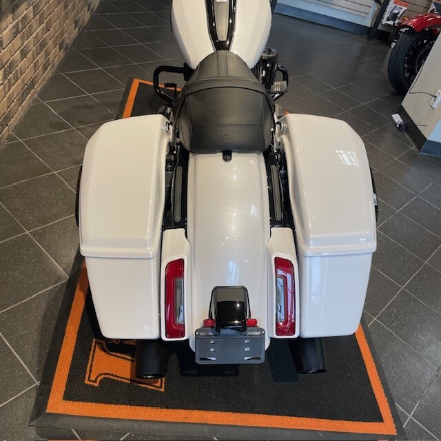 2025 Street Glide (FLHX) - Photo 4