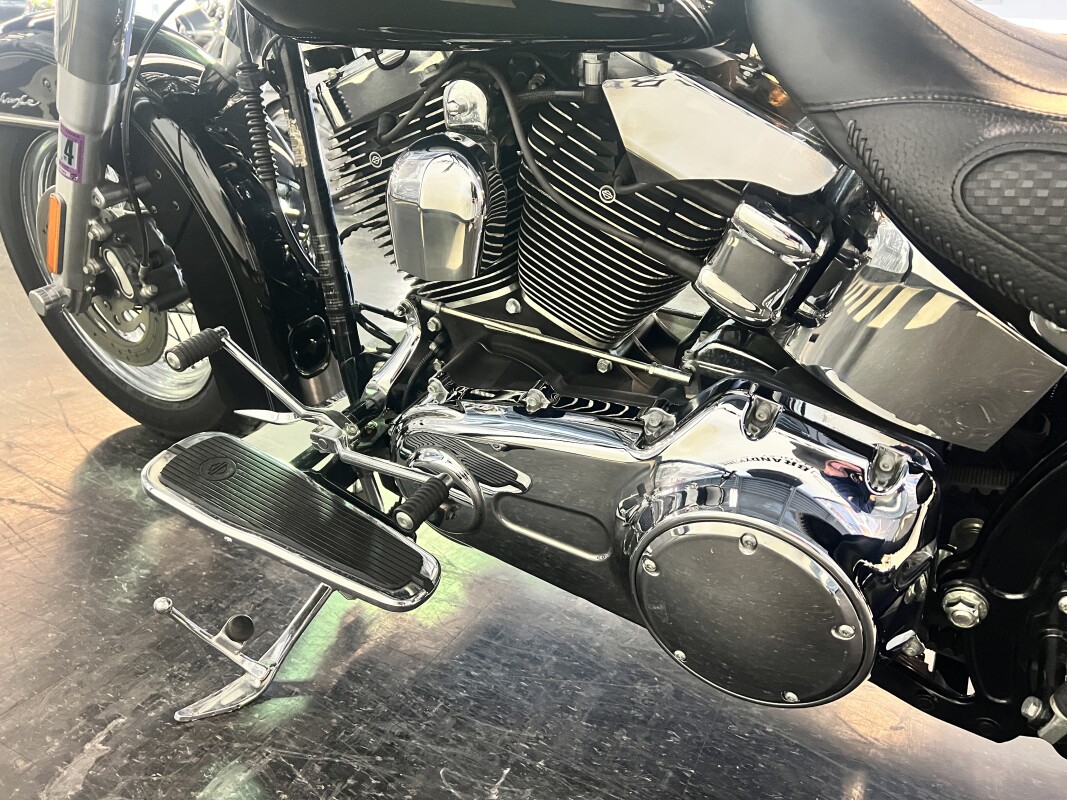 2008 Harley-Davidson Softail Deluxe Vivid Black - Photo 8