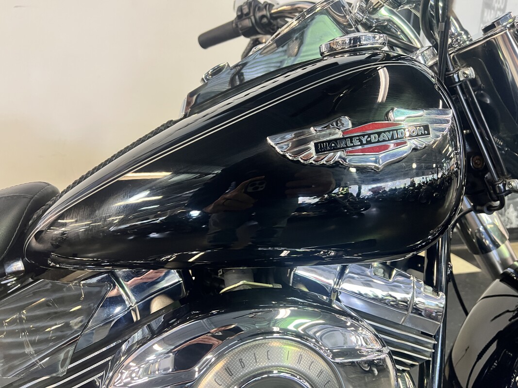 2008 Harley-Davidson Softail Deluxe Vivid Black - Photo 2