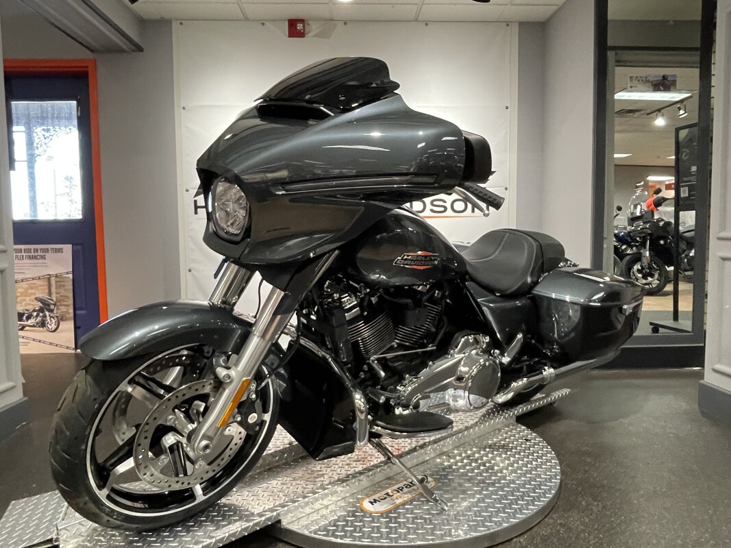 2025 Harley-Davidson Street Glide - Photo 4