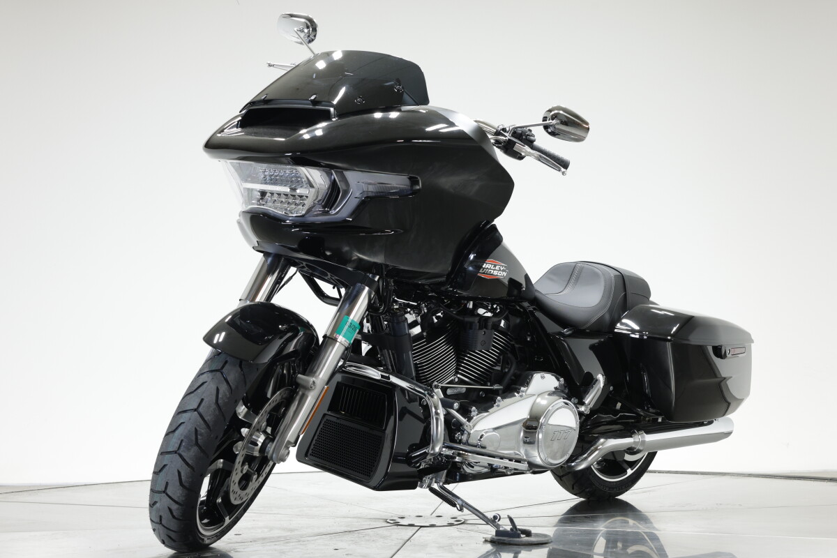 2025 Harley-Davidson FLTRX Road Glide in Vivid Black - Photo 6