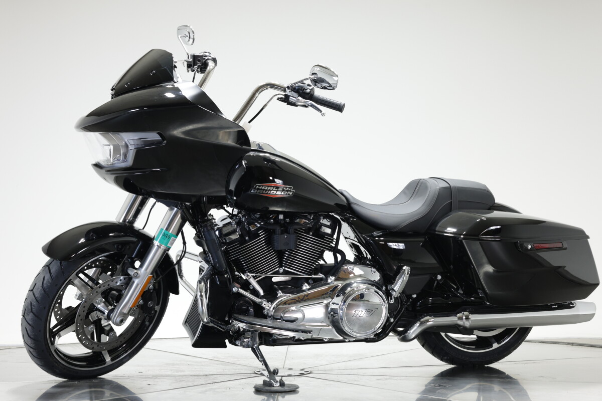 2025 Harley-Davidson FLTRX Road Glide in Vivid Black - Photo 7