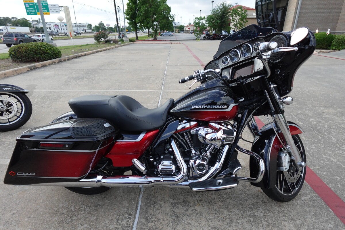 2021 Harley-Davidson CVO Street Glide FLHXSE