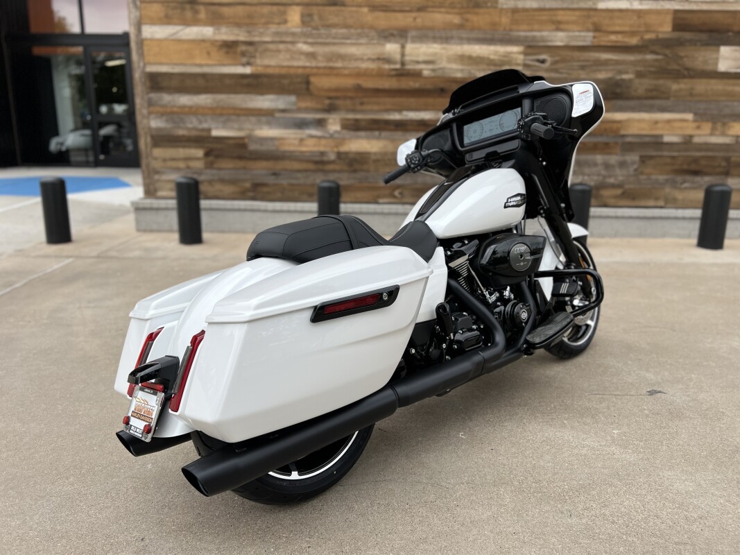 2025 Harley-Davidson Street Glide White Onyx Pearl - Black Finish - Photo 8