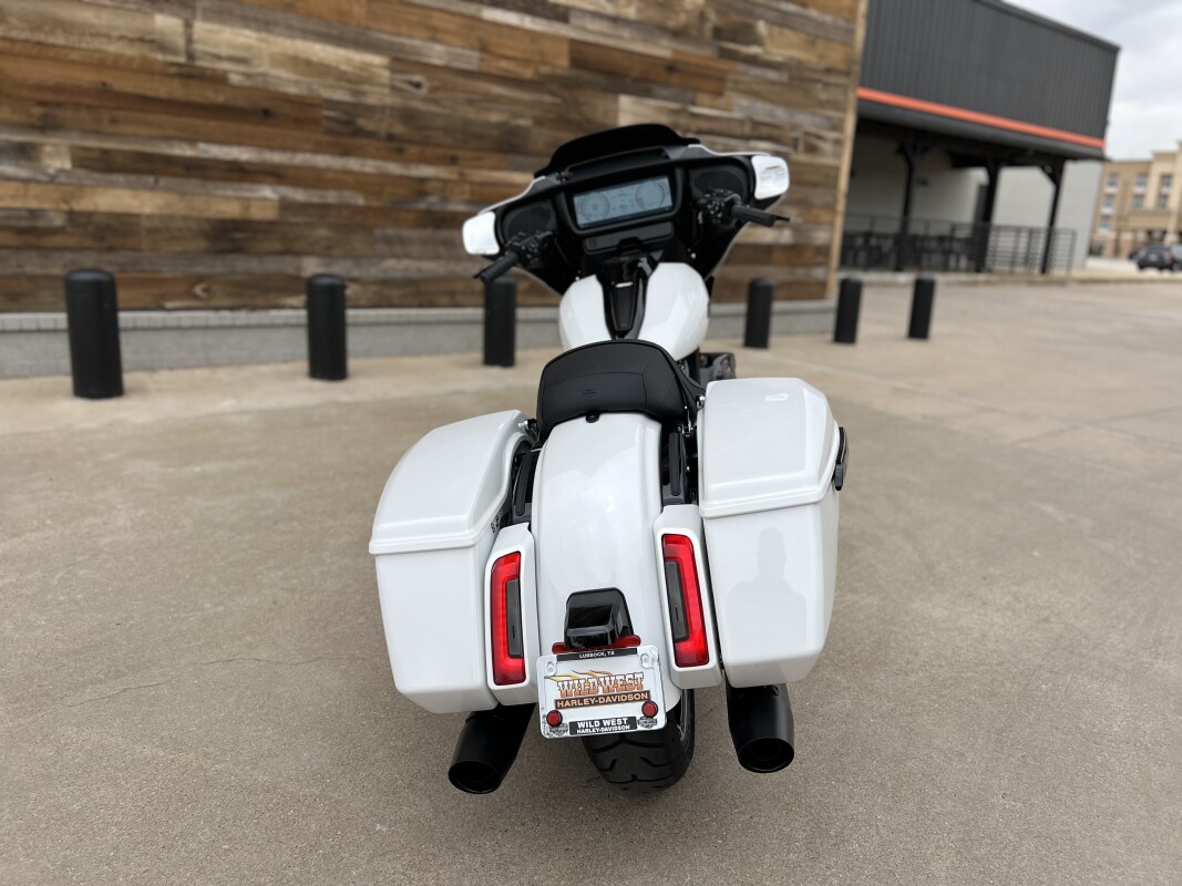 2025 Harley-Davidson Street Glide White Onyx Pearl - Black Finish - Photo 7