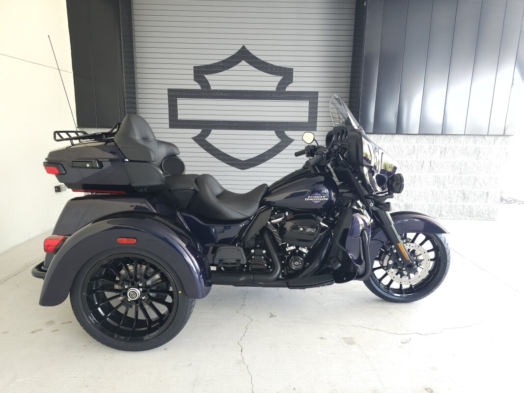 2025 Harley-Davidson<sup>®</sup> Tri Glide® Ultra