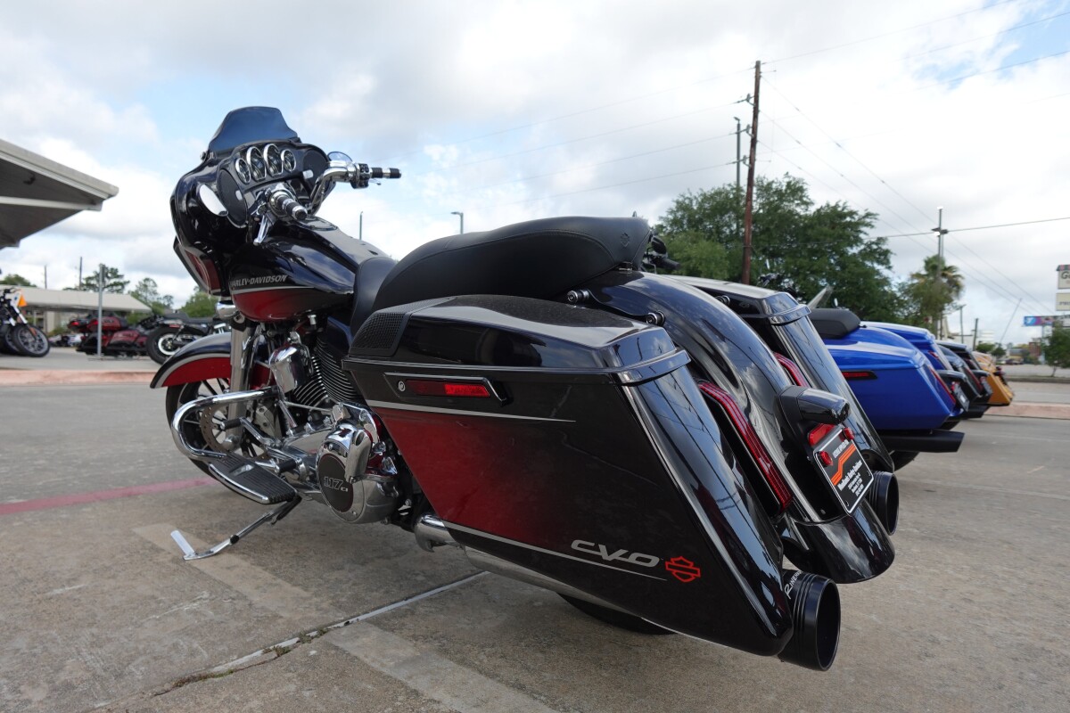 2021 Harley-Davidson CVO Street Glide FLHXSE - Photo 6