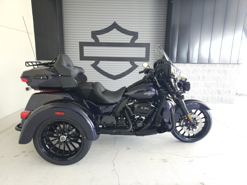 2025 Harley-Davidson<sup>®</sup> Tri Glide® Ultra
