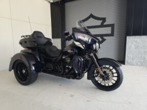2025 Harley-Davidson<sup>®</sup> Tri Glide® Ultra thumb 2