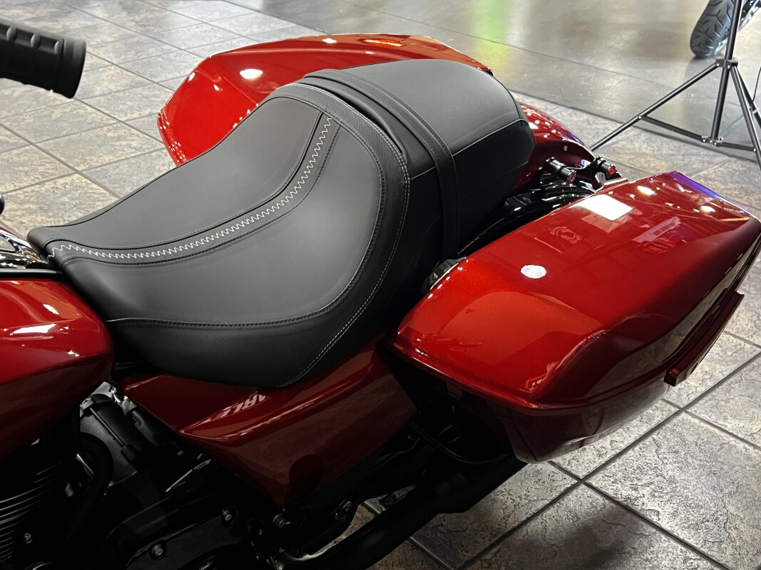2025 Harley-Davidson Road Glide Whiskey Firestorm - Black Finish - Photo 10