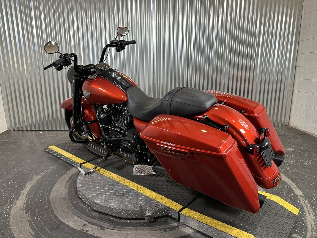 2025 Harley-Davidson Road King Special Whiskey Fire - Photo 6