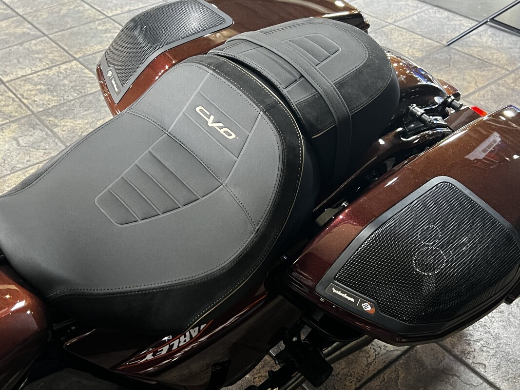 FLHXSE 2024 CVO Street Glide - Photo 10