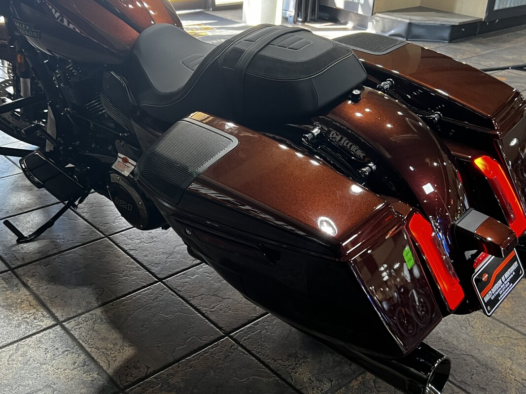FLHXSE 2024 CVO Street Glide - Photo 8