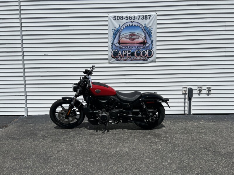 2023 Harley-Davidson<sup>®</sup> Nightster™ Redline Red