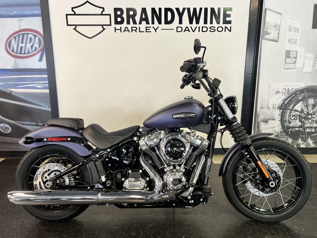 2025 Harley-Davidson Street Bob Purple Abyss Denim FXBB