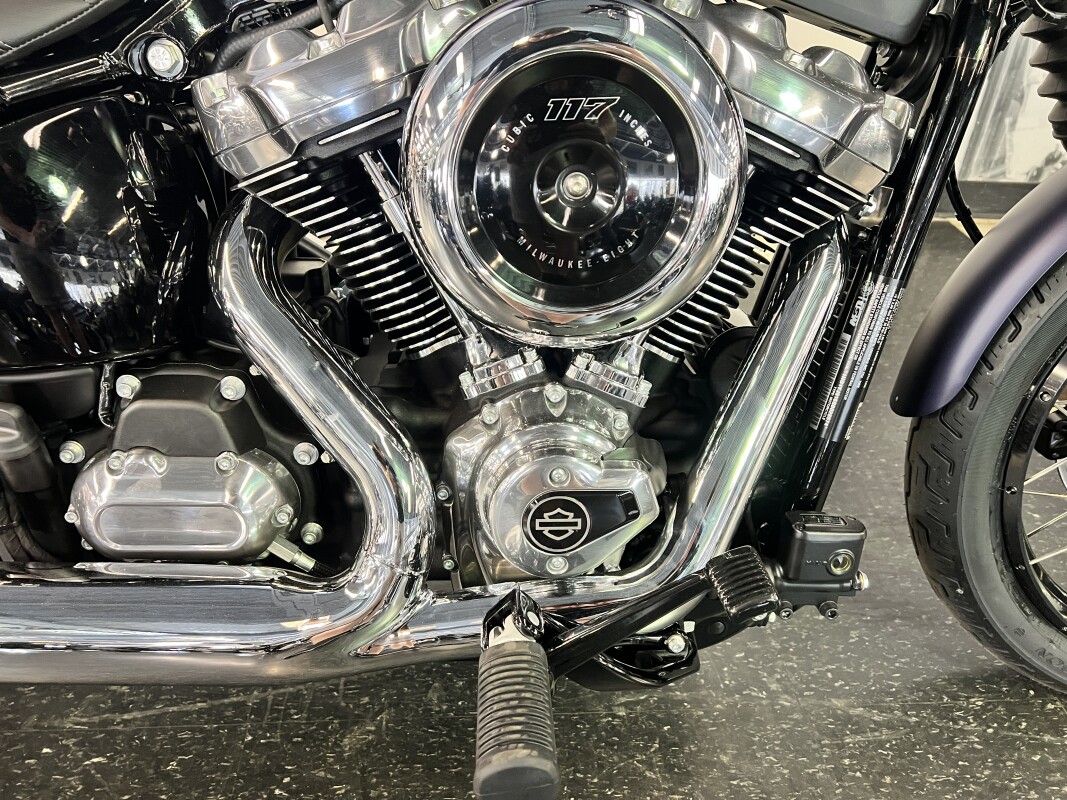 2025 Harley-Davidson Street Bob Purple Abyss Denim FXBB - Photo 4