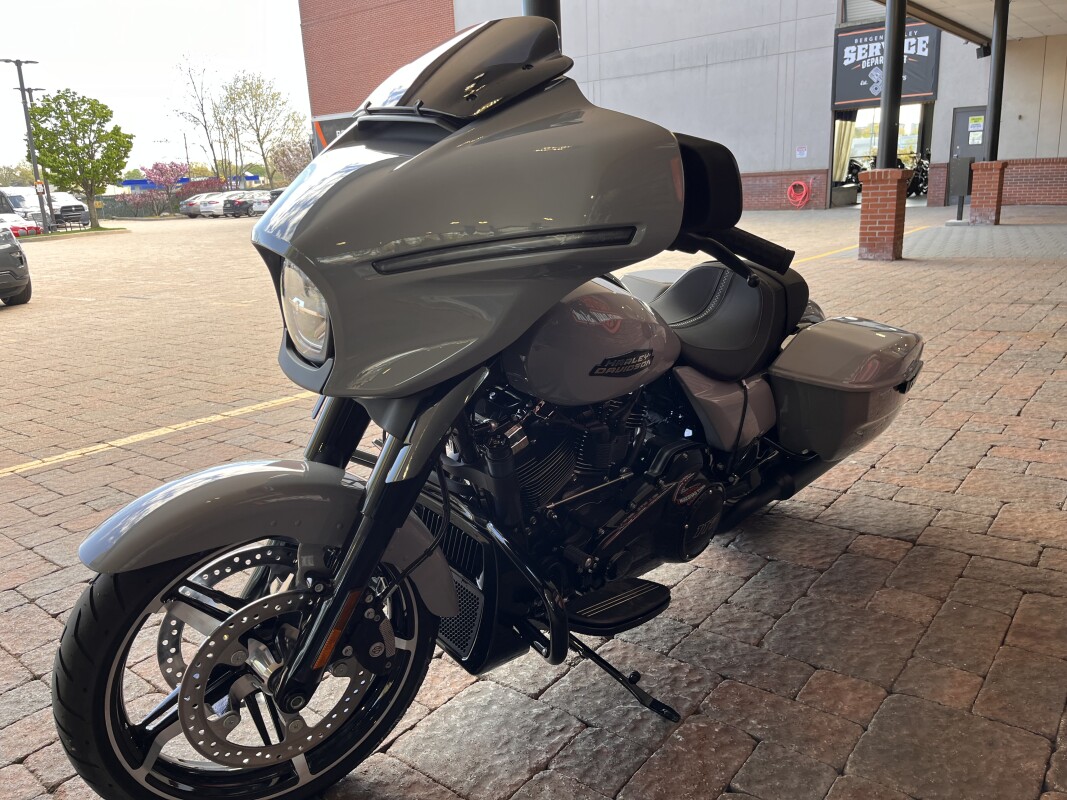 2025 Harley Davidson Street Glide FLHX - Photo 9