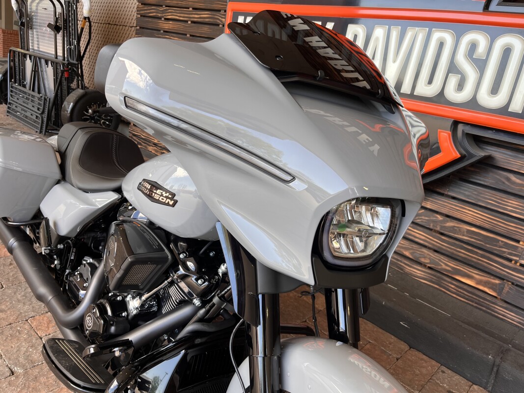 2025 Harley Davidson Street Glide FLHX - Photo 7