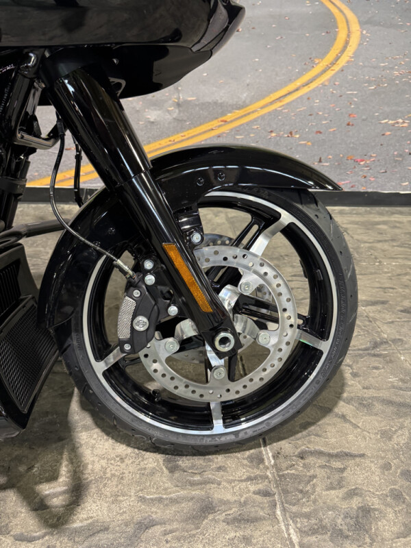 2025 Harley-Davidson Road Glide - Photo 5
