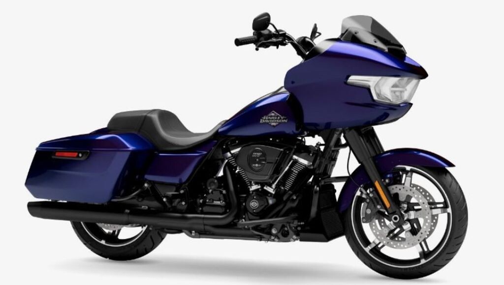 Harley-Davidson Street Glide – krachtige touringmotor met gestroomlijnde batwing-kuip en comfortabele zithouding.