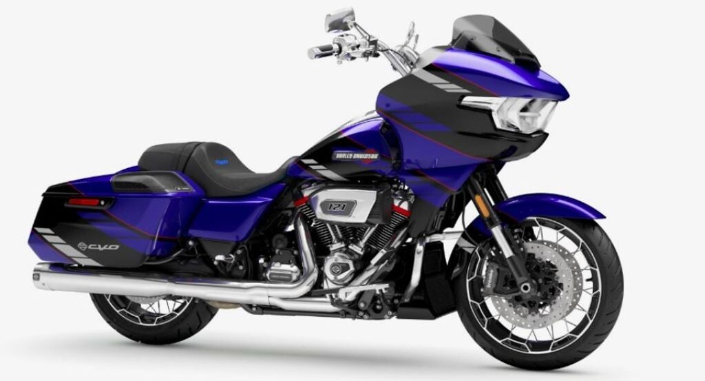 Harley-Davidson Street Glide – krachtige touringmotor met gestroomlijnde batwing-kuip en comfortabele zithouding.